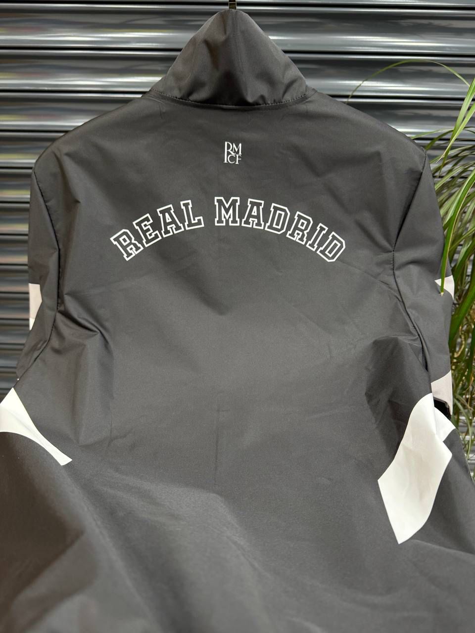 REAL MADRİD SİYAH PARAŞÜT YAĞMURLUK